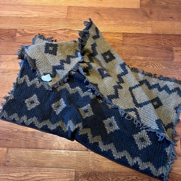 Wilfred Diamond Mosaic wool  Blanket Scarf - Picture 10 of 12